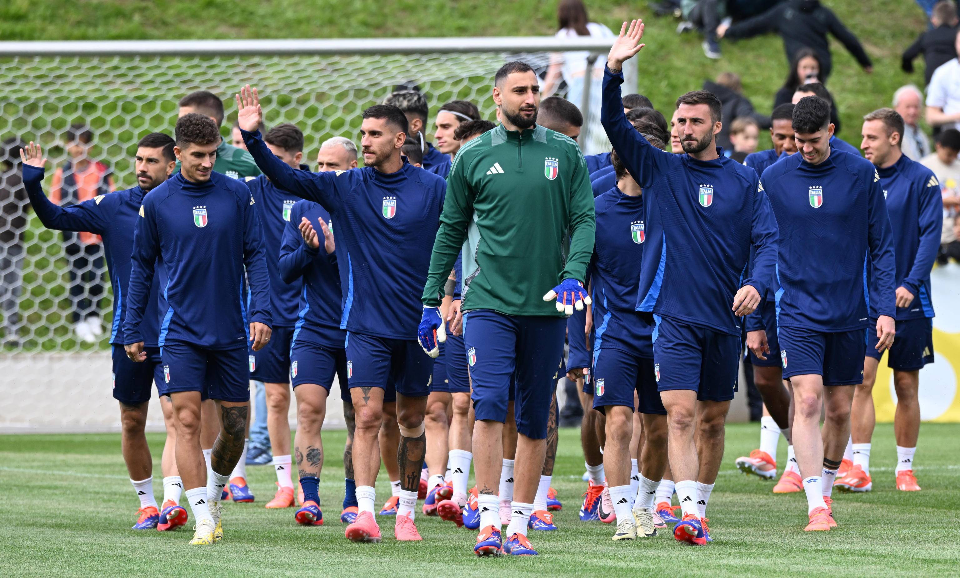 欧洲足球联赛强队集结，备战大赛