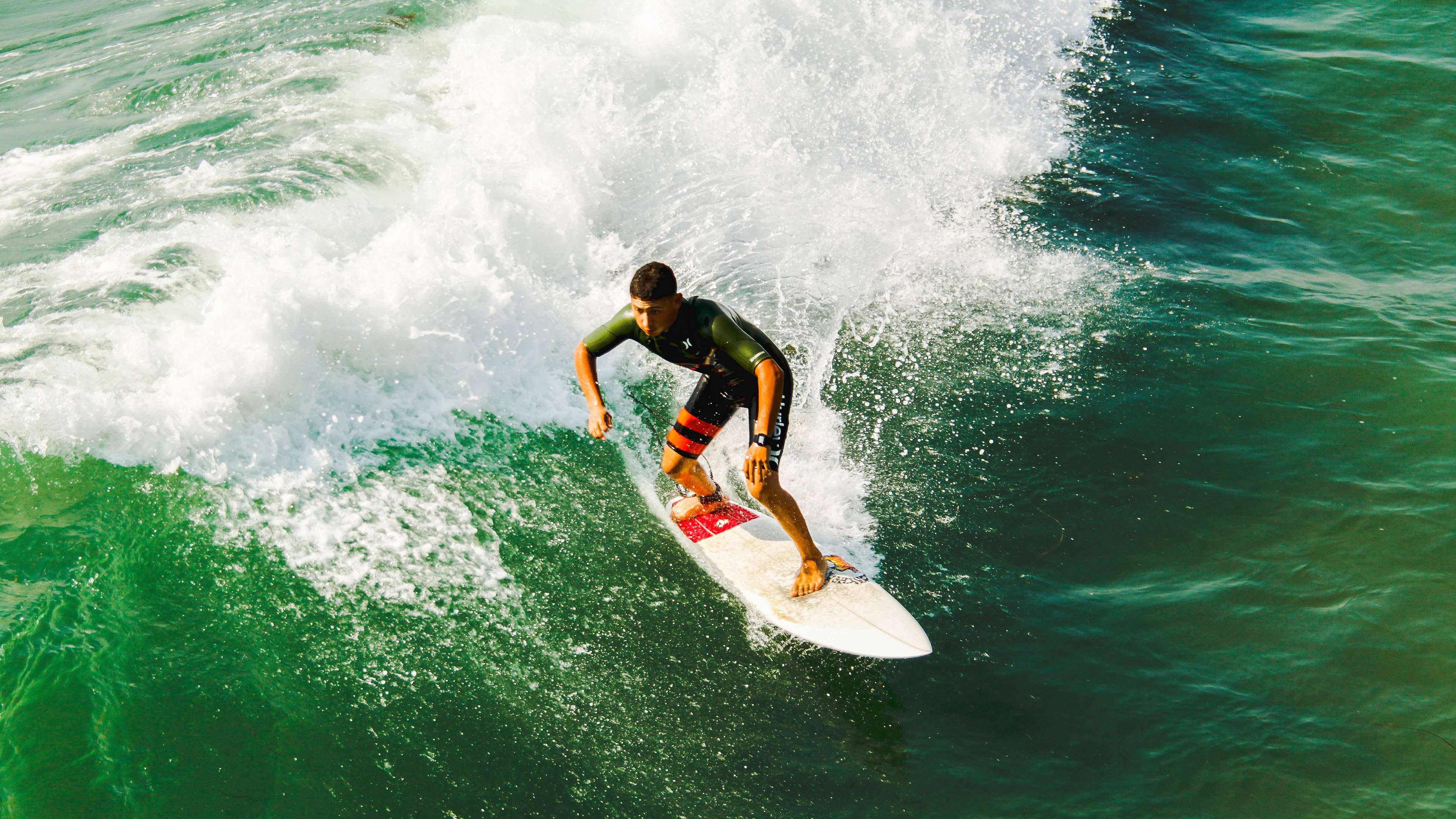 福登关键一击定乾坤，洪都拉斯爆冷轻取波兰改写格局