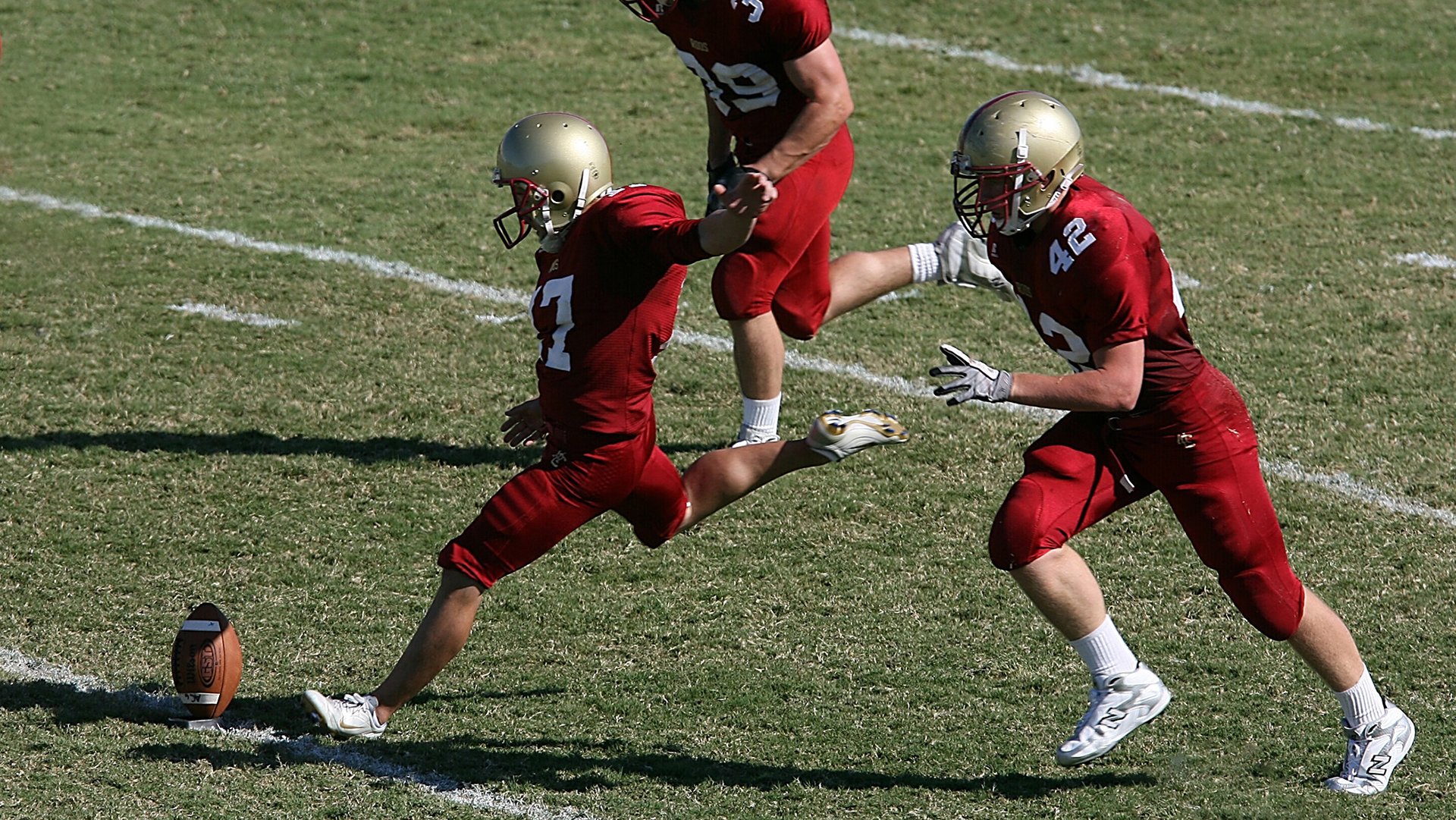 温网险胜拉沃尔杯，阿尔卡拉斯如何以统治级表现定义网球新时代