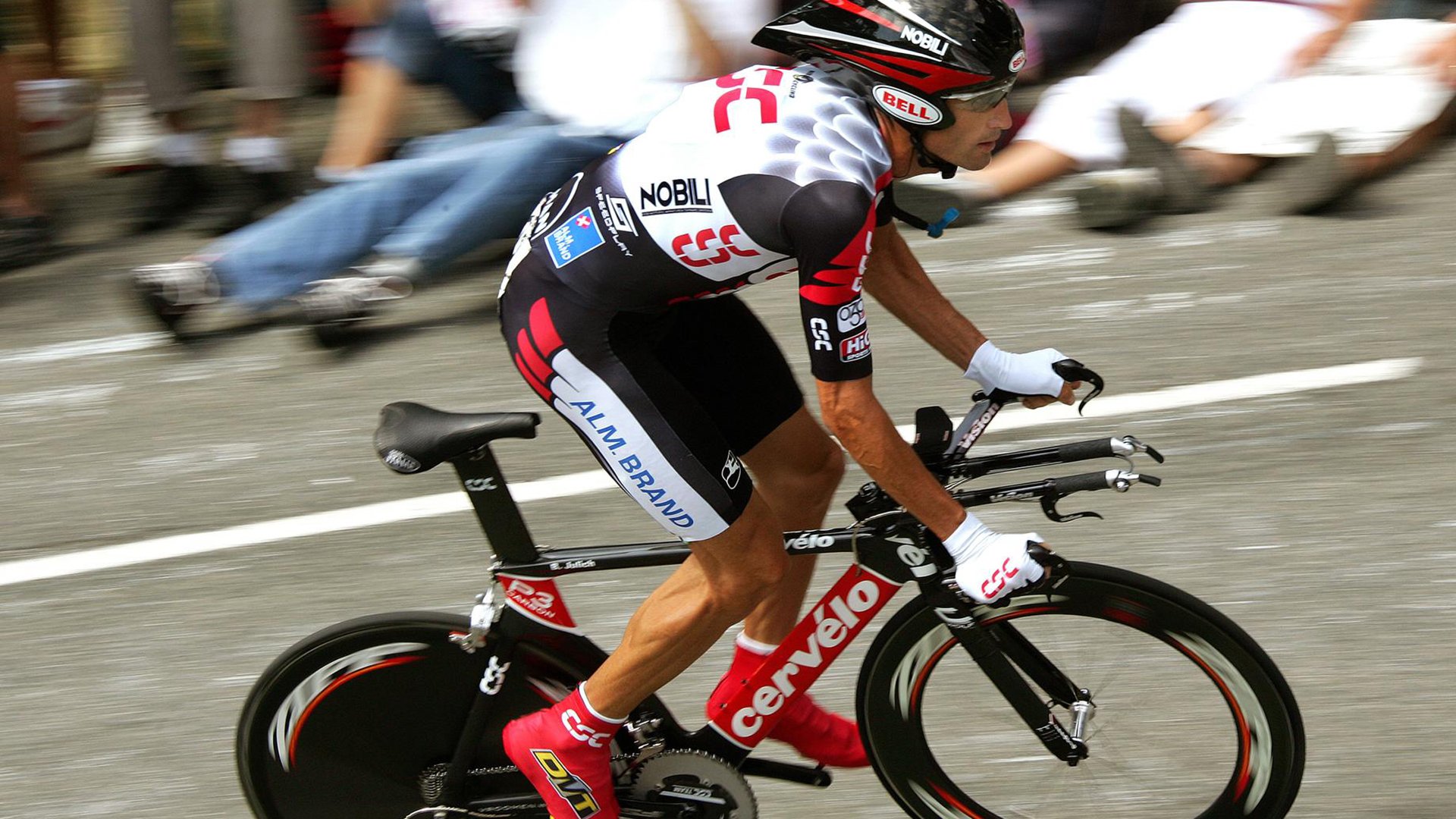 红土之王硬地称雄，纳达尔带队美网完胜法网的战术革命与时代启示